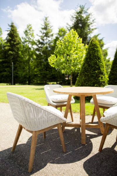 Round Table & 4 Hélène Dining Chairs - Maison Pederrey - Afbeelding 3