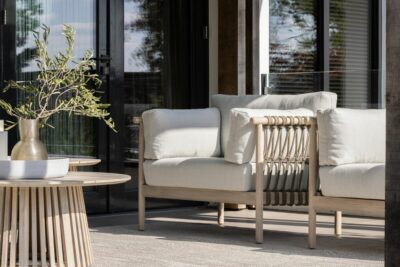 Rik Lounge Chair met 2 Lasse Bijzettafels - Max & Luuk